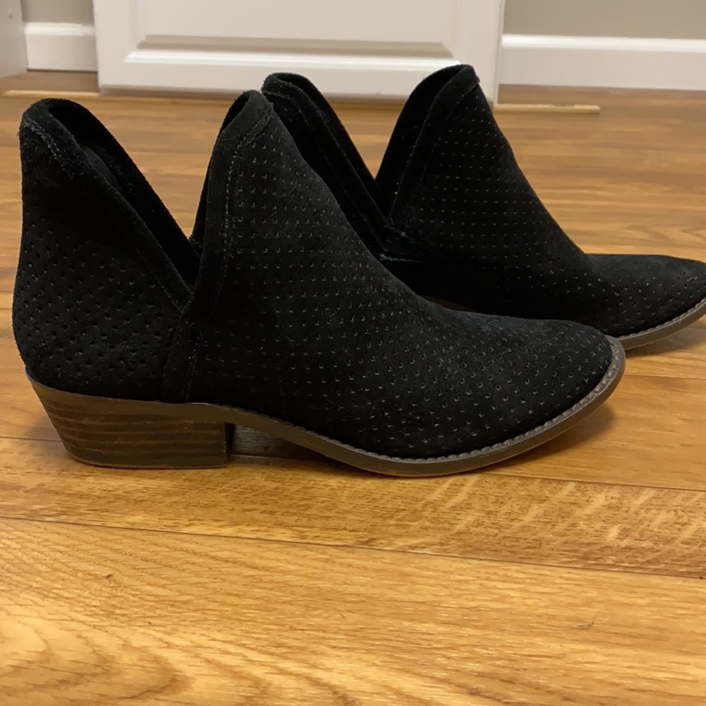 Lucky Brand Black Baley Suede Booties 8